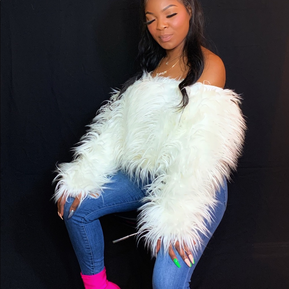 Off Shoulder Fur Sweater - Picture 3 of 3